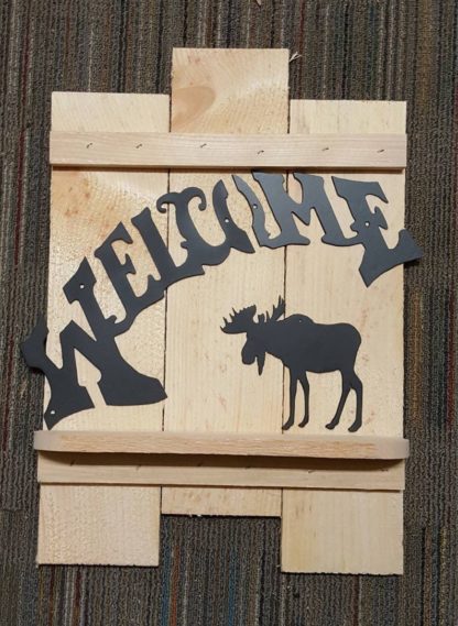 Welcome Moose Pine Shelf